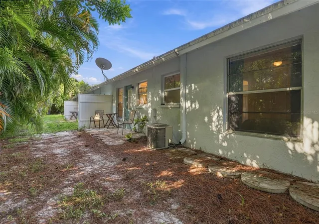 Photo 3 of Multi family home for sale at 4001 Groveland Ave, Sarasota, FL 34231 | MLS# A4691652 | Listing updated on 2026-09-15