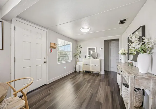 Photo 3 of Single family home for sale at 5212 Aloha St, Orlando, FL 32810 | MLS# O6403117 | Listing updated on 2026-08-19