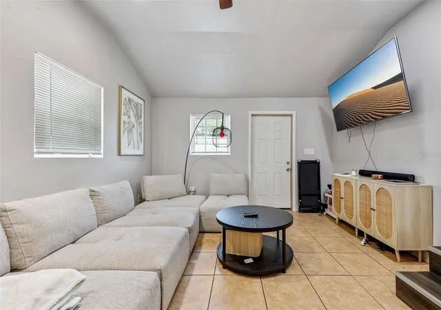 Photo 4 of Single family home for sale at 5212 Aloha St, Orlando, FL 32810 | MLS# O6403117 | Listing updated on 2026-08-19