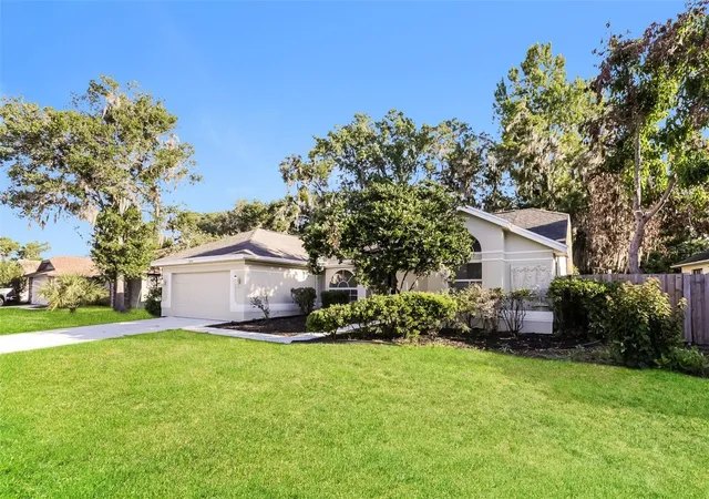 Photo 2 of Single family home for sale at 2624 Bridle Dr, Plant City, FL 33566 | MLS# TB8504161 | Listing updated on 2026-10-08