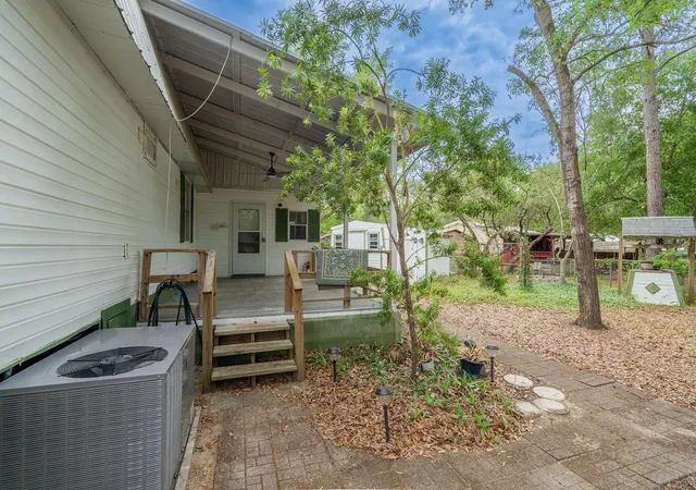 Photo 4 of Sale Pending at 21220 E Highway 316, Fort Mc Coy, FL 32134 | MLS# OM723981 | Listing updated on 2026-09-16