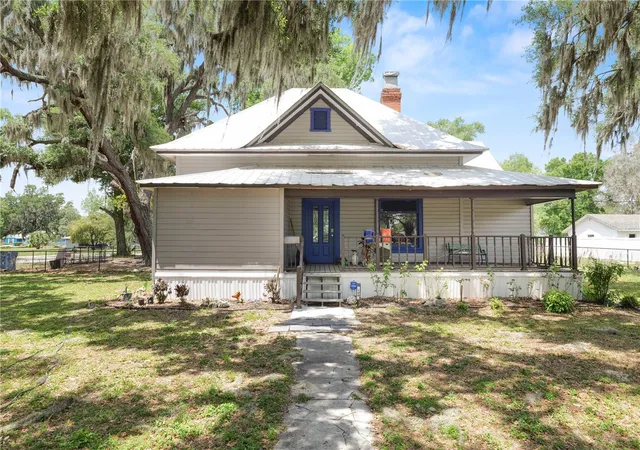 Photo 1 of Single family home for sale at 128 S Oak Ave, Fort Meade, FL 33841 | MLS# L4961655 | Listing updated on 2026-09-17