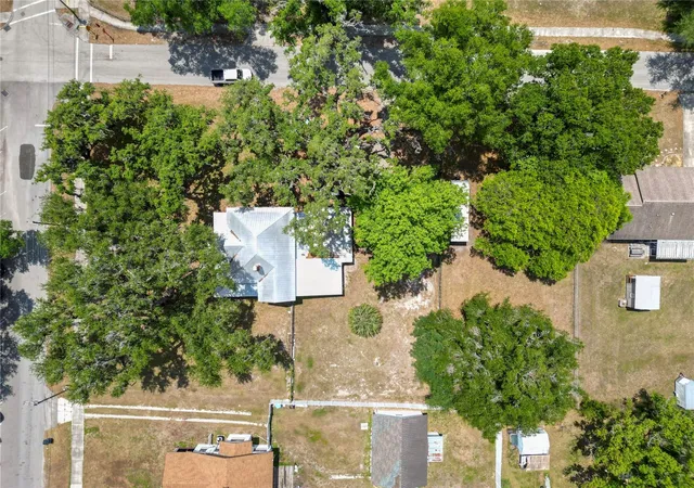 Photo 19 of Single family home for sale at 128 S Oak Ave, FORT MEADE, FL 33841 | MLS# L4961655 | Listing updated on 2026-10-15