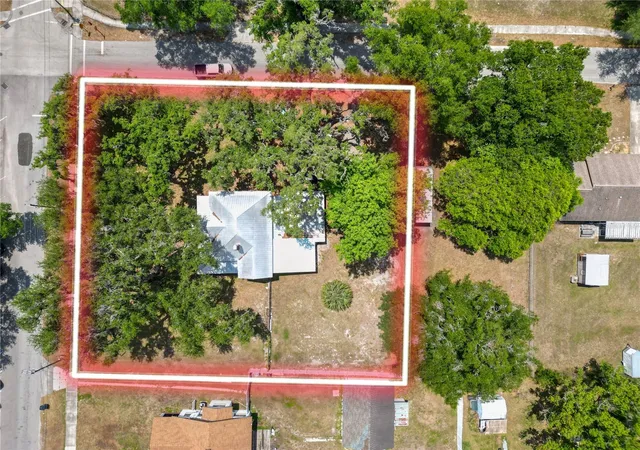 Photo 2 of Single family home for sale at 128 S Oak Ave, Fort Meade, FL 33841 | MLS# L4961655 | Listing updated on 2026-09-17