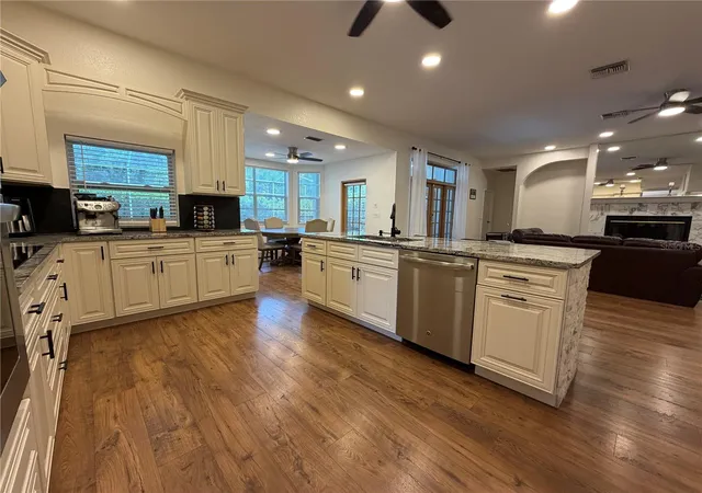 Photo 3 of Single family home for sale at 2966 Post Rock Ct, Tarpon Springs, FL 34688 | MLS# A4692629 | Listing updated on 2026-09-17