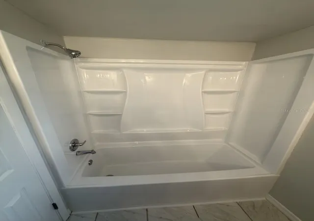 Listing Photo 5 - Condo for sale in building located at 827 Sky Lake Cir, ORLANDO, FL 32809 - Unit #A