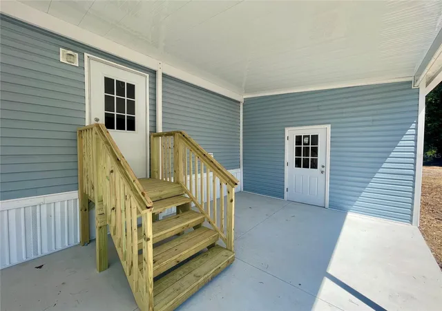 Photo 4 of Manufactured home for sale at 11355 NW 12th Lane, Ocala, FL 34482 | MLS# OM724289 | Listing updated on 2026-09-17