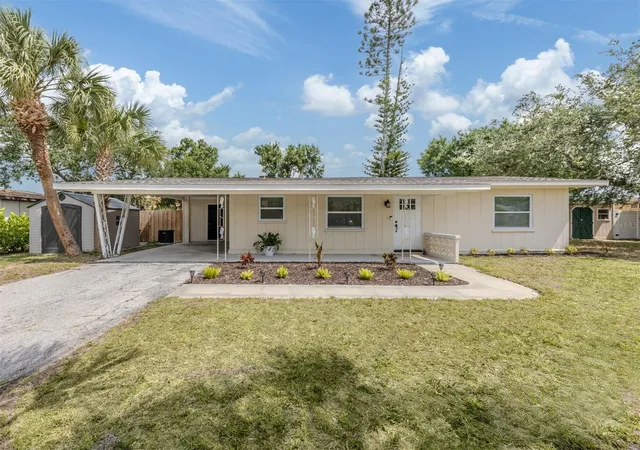 Photo 1 of Single family home for sale at 929 Cypress Ave, Venice, FL 34285 | MLS# N6144259 | Listing updated on 2026-09-17
