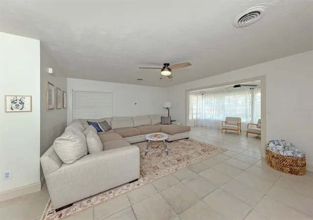 Photo 3 of Single family home for sale at 929 Cypress Ave, Venice, FL 34285 | MLS# N6144259 | Listing updated on 2026-09-17