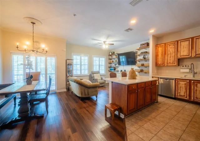 Photo 3 of Townhouse for sale at 815 S Fort Harrison Ave, Clearwater, FL 33756 | MLS# TB8506749 | Listing updated on 2026-09-09