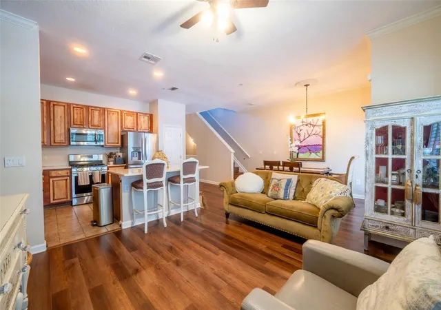 Photo 4 of Townhouse for sale at 815 S Fort Harrison Ave, Clearwater, FL 33756 | MLS# TB8506749 | Listing updated on 2026-09-09
