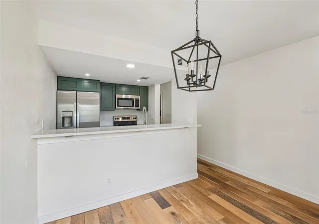 Listing Photo 5 - Condo for sale in building located at 7192 E Bank Dr, TAMPA, FL 33617 - Unit #7192