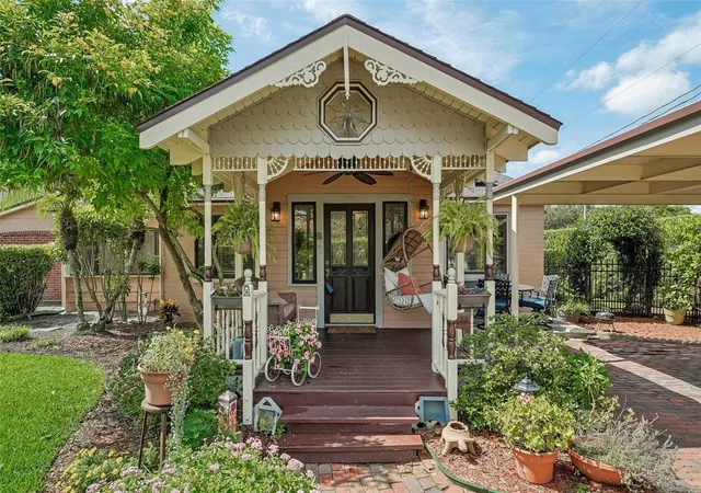 Photo 3 of House for sale at 1020 Venetian Ave, Orlando, FL 32804 | MLS# O6406400 | Listing updated on 2026-09-16