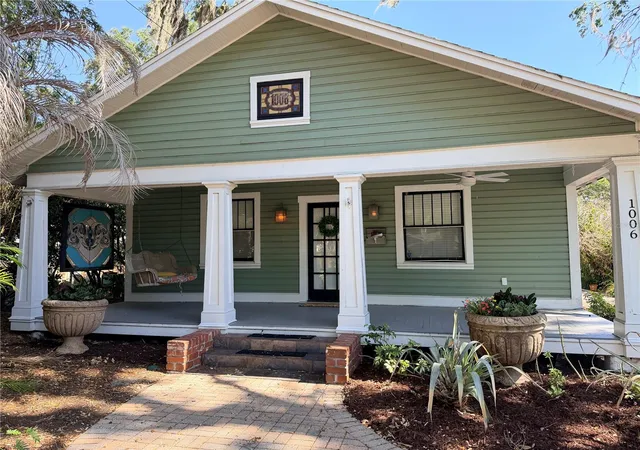 Photo 2 of Multi family home for sale at 1004 Palmer St, Orlando, FL 32801 | MLS# O6406504 | Listing updated on 2026-09-09