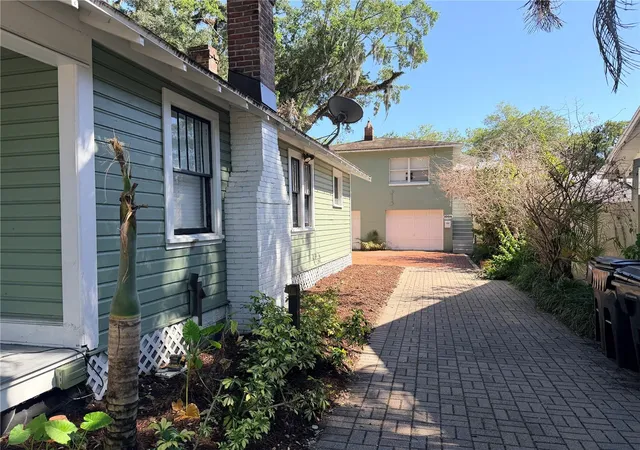 Photo 3 of Multi family home for sale at 1004 Palmer St, Orlando, FL 32801 | MLS# O6406504 | Listing updated on 2026-09-09