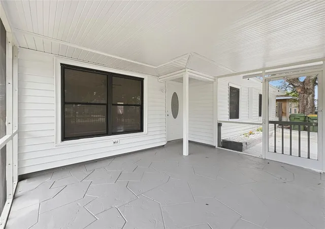 Photo 2 of Single family home for sale at 2847 Oak St, Sarasota, FL 34237 | MLS# A4693111 | Listing updated on 2026-09-21