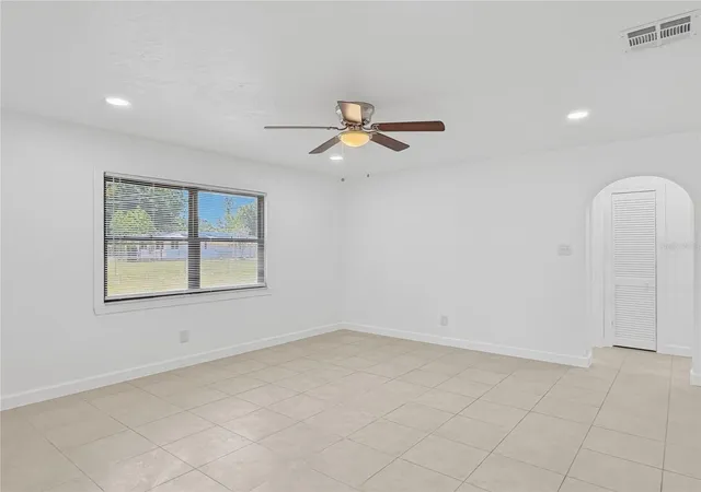 Photo 3 of Single family home for sale at 2847 Oak St, Sarasota, FL 34237 | MLS# A4693111 | Listing updated on 2026-09-21