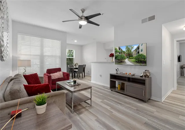 Listing Photo 2 - Condo for sale in building located at 1810 E Palm Ave, Tampa, FL 33605 - Unit #5122