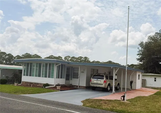 Photo 2 of Manufactured home for sale at 340 Palo Verde Dr, Leesburg, FL 34748 | MLS# R4911245 | Listing updated on 2026-10-22
