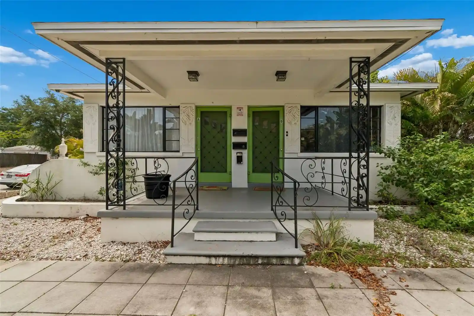 Listing Photo 1 - Condo for sale in 1500 30th Ave N located at 1500 30th Ave N, Saint Petersburg, FL 33704 - Unit 1500 30th Avenue N