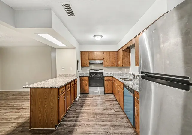 Photo 4 of Single family home for sale at 2318 Jobbins Dr, Leesburg, FL 34748 | MLS# O6407034 | Listing updated on 2026-10-15