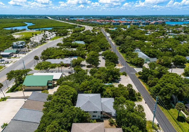 Photo 4 of Single family home for sale at 601 E 2nd Avenue, New Smyrna Beach, FL 32169 | MLS# NS1088200 | Listing updated on 2026-10-01