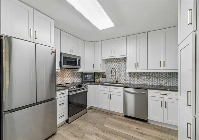 Photo 3 of Single family home for sale at 1304 E Knollwood St, Tampa, FL 33604 | MLS# TB8507912 | Listing updated on 2026-09-17