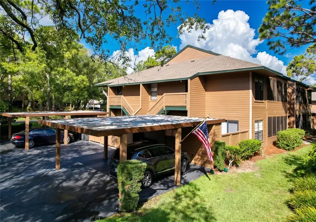 Photo 4 of Condo for sale at 1006 Lennox Rd W #1006, Palm Harbor, FL 34683 | MLS# TB8508324 | Listing updated on 2026-09-18