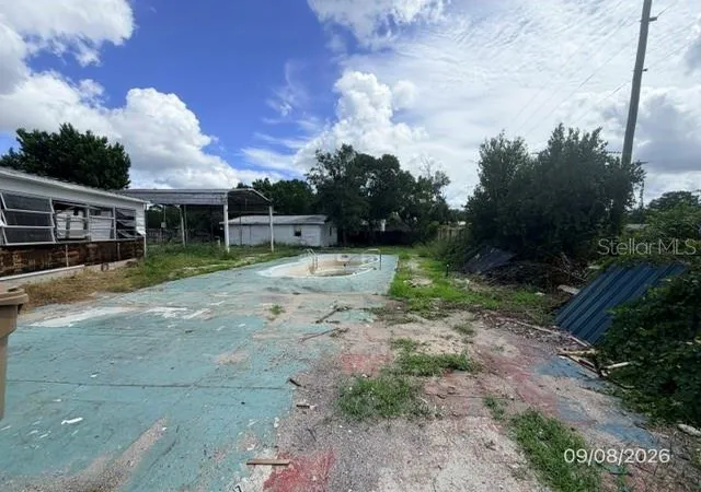 Photo 3 of Manufactured home for sale at 12024 Lakeview Dr, Leesburg, FL 34788 | MLS# G5112415 | Listing updated on 2026-10-03