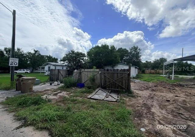 Photo 3 of Manufactured home for sale at 12024 Lakeview Dr, Leesburg, FL 34788 | MLS# G5112415 | Listing updated on 2026-10-03