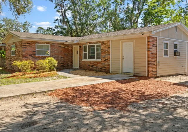 Photo 1 of Sale Pending at 1009 Se 20th Street, Gainesville, FL 32641 | MLS# GC540404 | Listing updated on 2026-09-17