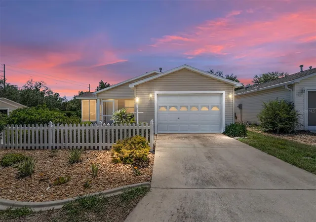 Photo 2 of Single family home for sale at 17300 Se 93rd Heyward Ave, The Villages, FL 32162 | MLS# G5112530 | Listing updated on 2026-09-26