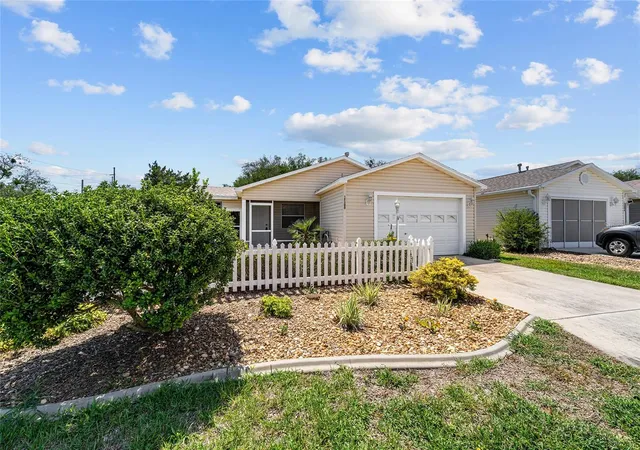 Photo 3 of House for sale at 17300 SE 93rd Heyward Ave, The Villages, FL 32162 | MLS# G5112530 | Listing updated on 2026-09-26
