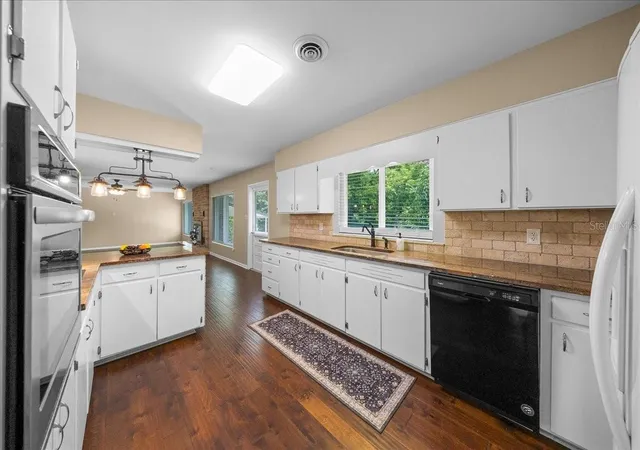 Photo 4 of Single family home for sale at 2333 E Fort King St, Ocala, FL 34471 | MLS# OM724936 | Listing updated on 2026-09-18