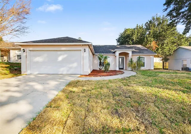 Photo 1 of Single family home for sale at 10423 Lake Hasson Cir, Clermont, FL 34711 | MLS# O6409016 | Listing updated on 2026-09-21