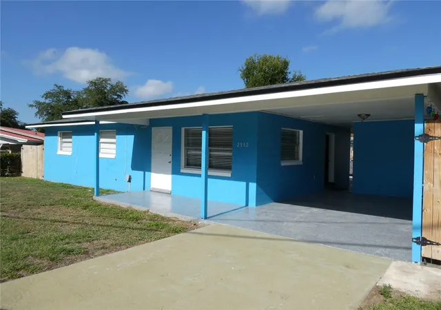 Photo 2 of Sale Pending at 2912 Dudley Dr, Bartow, FL 33830 | MLS# C7526371 | Listing updated on 2026-09-18