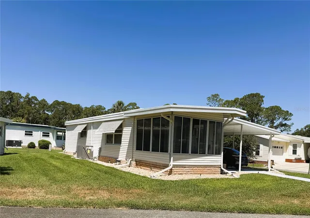 Photo 2 of Manufactured home for sale at 111 Chestnut St, Leesburg, FL 34748 | MLS# R4911297 | Listing updated on 2026-09-24