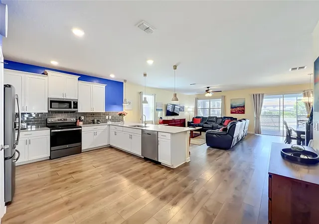Photo 4 of Single family home for sale at 1556 Maidstone Ct, Davenport, FL 33896 | MLS# O6410575 | Listing updated on 2026-09-17
