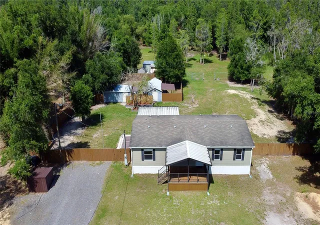 Manufactured home for sale at 136 Creekwood Run, LAKELAND, FL 33809 | MLS# L4962264