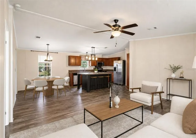 Photo 3 of Manufactured home for sale at 136 Creekwood Run, Lakeland, FL 33809 | MLS# L4962264 | Listing updated on 2026-09-17