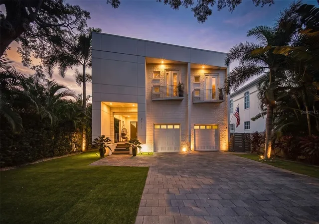 Single family home for sale at 2711 W Trilby Ave, TAMPA, FL 33611 | MLS# TB8513157