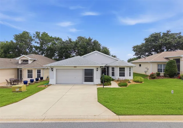 Photo 2 of Single family home for sale at 4905 Kelso St, Leesburg, FL 34748 | MLS# TB8513986 | Listing updated on 2026-10-17
