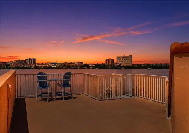 Photo 3 of Townhouse for sale at 200 Brightwater Dr #10, Clearwater Beach, FL 33767 | MLS# TB8514148 | Listing updated on 2026-09-16