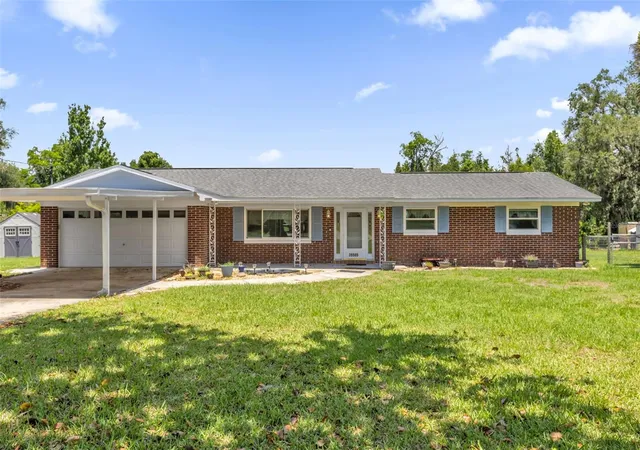 Photo 2 of Single family home for sale at 35505 Crescent Dr, Fruitland Park, FL 34731 | MLS# G5113273 | Listing updated on 2026-09-08