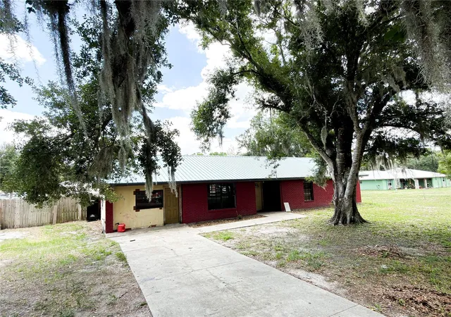Photo 1 of Single family home for sale at 415 3rd Street W, Zolfo Springs, FL 33890 | MLS# P4938972 | Listing updated on 2026-09-17