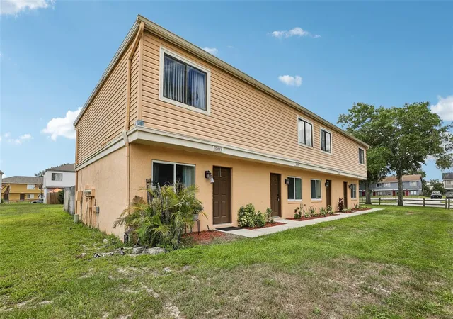 Townhouse for sale at 12057 Tift Cir, ORLANDO, FL 32826 | MLS# O6415050