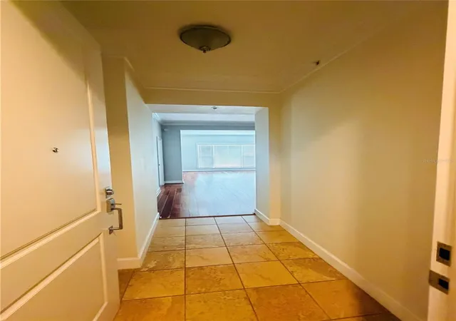 Listing Photo 4 - Condo for sale in building located at 2305 Edgewater Dr, Orlando, FL 32804 - Unit #1708
