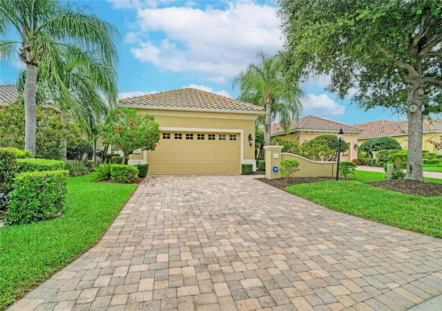 Photo 1 of Single family home for sale at 7361 Wexford Ct, Lakewood Ranch, FL 34202 | MLS# A4696471 | Listing updated on 2026-09-09
