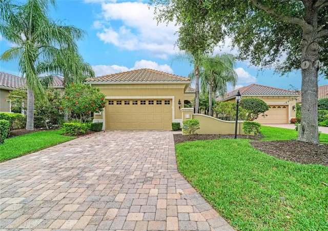 Photo 2 of Single family home for sale at 7361 Wexford Ct, Lakewood Ranch, FL 34202 | MLS# A4696471 | Listing updated on 2026-09-09