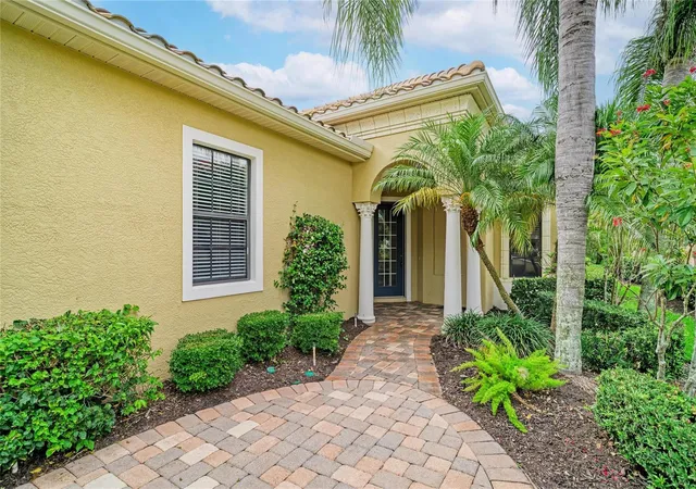 Photo 3 of Single family home for sale at 7361 Wexford Ct, Lakewood Ranch, FL 34202 | MLS# A4696471 | Listing updated on 2026-09-09
